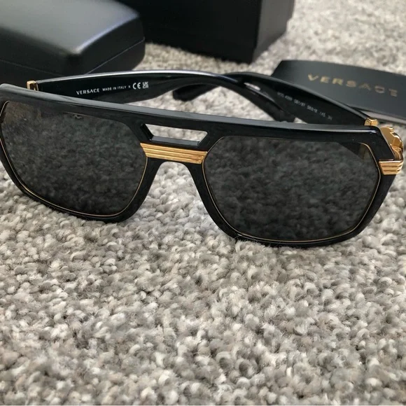 Versace 4399 Unisex Sunglasses just in time for sunglasses season! Versace Sunglasses VE4399 GB1/87 Black Dark Grey | eBay main image 4